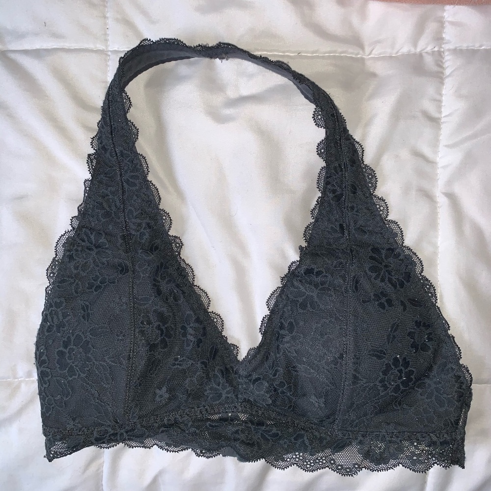 Hollister Bralette🤍